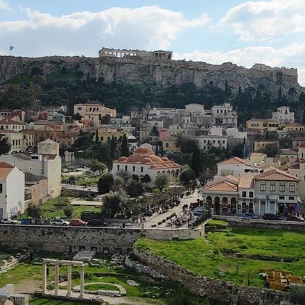 View of the Acropolis and the quarter of Plaka in Athens. Image by Velvet.