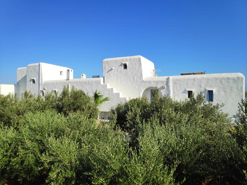 A whitewashed housing complex in Paros.