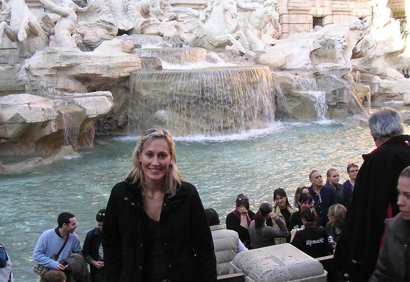 A blonder version of Velvet in front of the famous Fontana di Trevi in Rome. Image by George