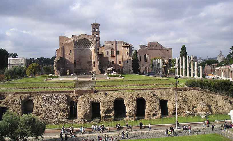 Ruins of the Roman Forum in Rome. Image by Velvet for Te Esse