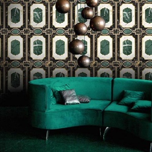 Another stunning Art Deco inspired wallcovering with green onyx looking details. The curvy green velvet sofa in front makes it all worthwhile. Image by MindTheGap.