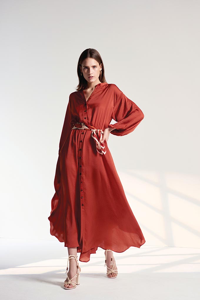 What a beautiful spiced honey dress with long sleeves. It looks so soft and airy. Image by Wallis.