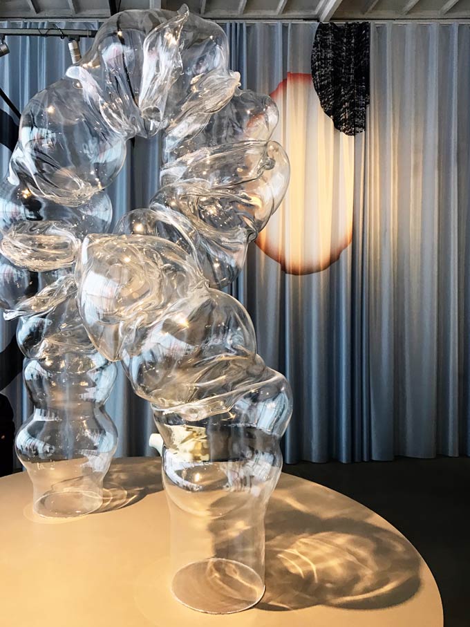 Distorting plastics to create sculptures. An installation by Dorian Renard during the 2019 Dutch Design Week.
