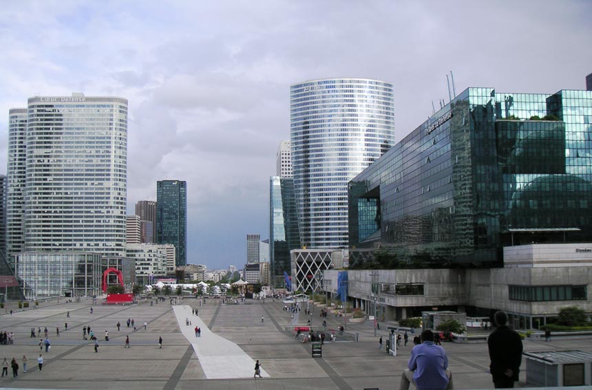 The view from the Grande Arche towards the center of Paris.