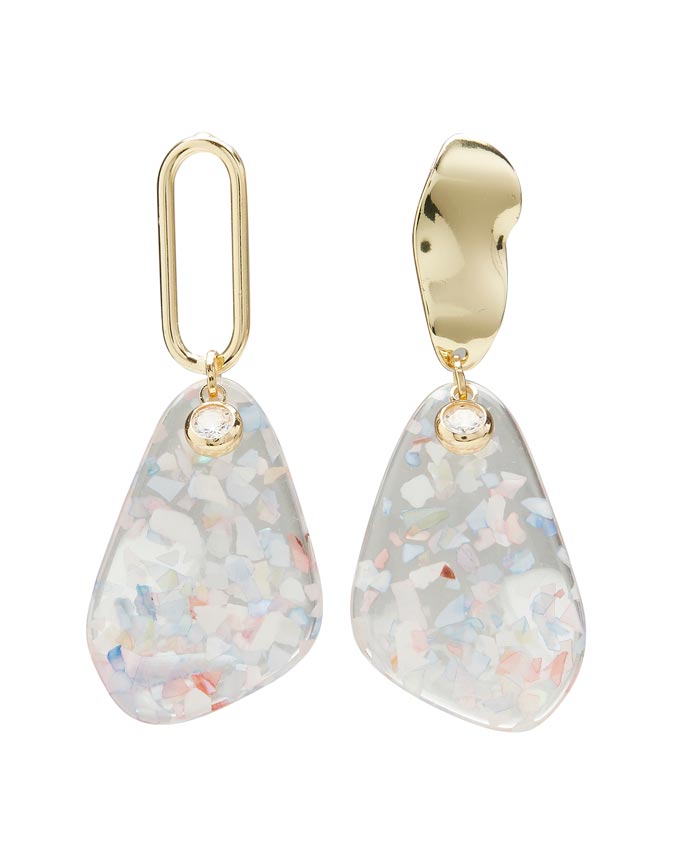 A pair of mismatched crystal pendant earrings from Oliver Bonas.