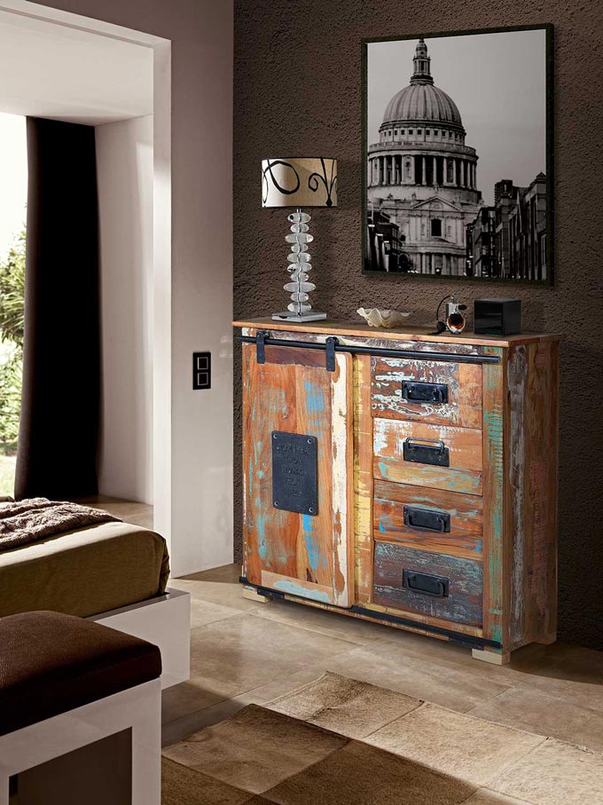 A vignette featuring an upcycled chest of drawers. Via Viadurini. 7 Tips for renters.