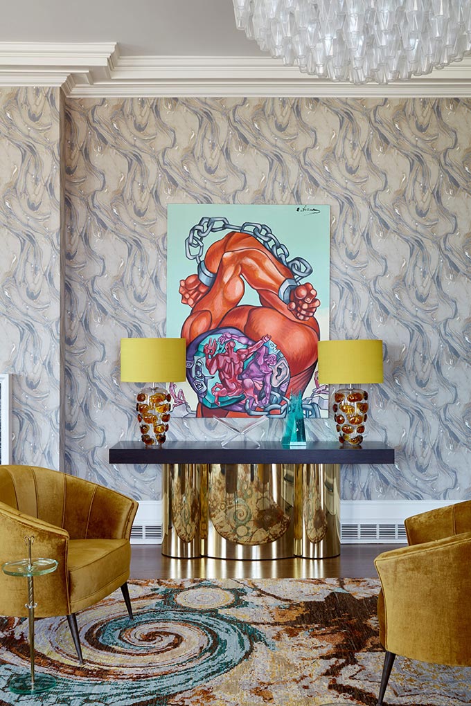 A luxurious maximalist attitude entryway and loud decor. Via Brabbu Design Forces.