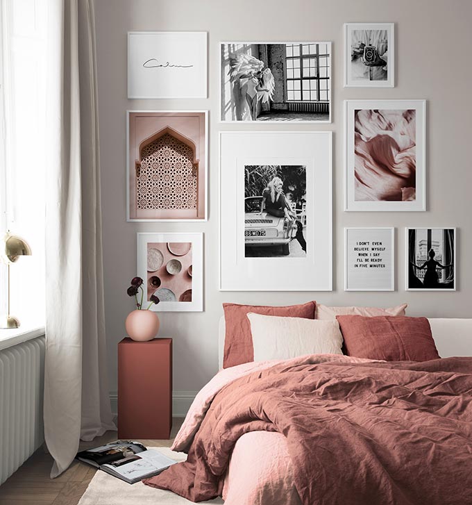 What a stylish bedroom with an art gallery wall in an earthy palette of pinks. Via Desenio.