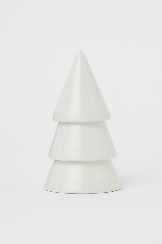 Cut-out of a Ceramic Christmas tree. Image: H&M Home.