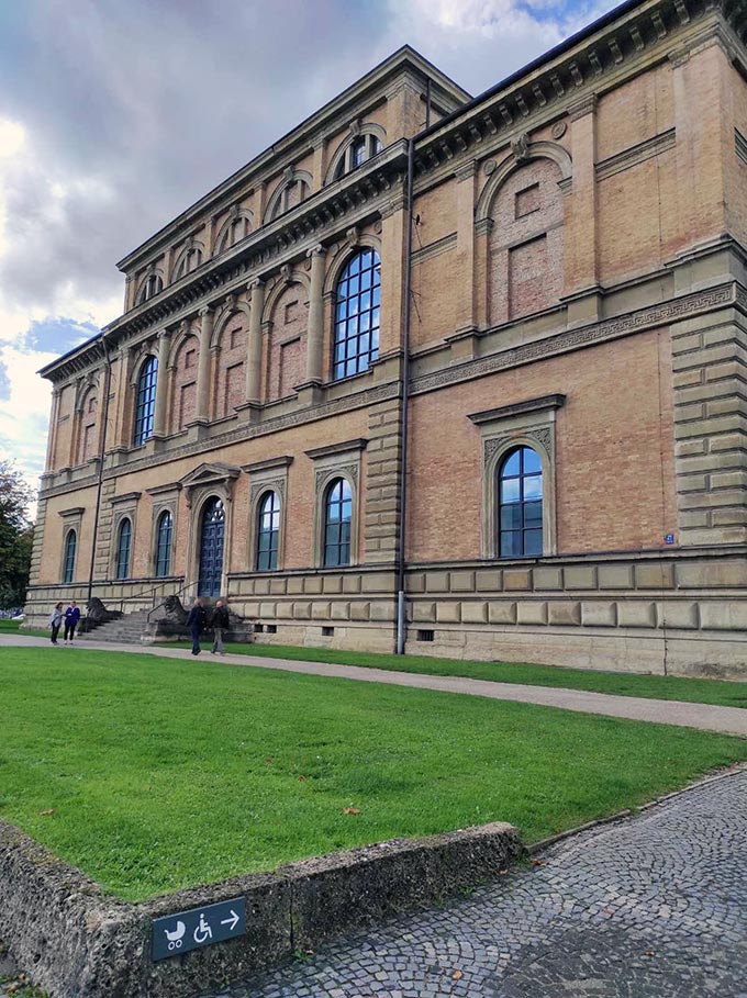 Side facade of the art gallery - Altes Pinakothek - in Munich.